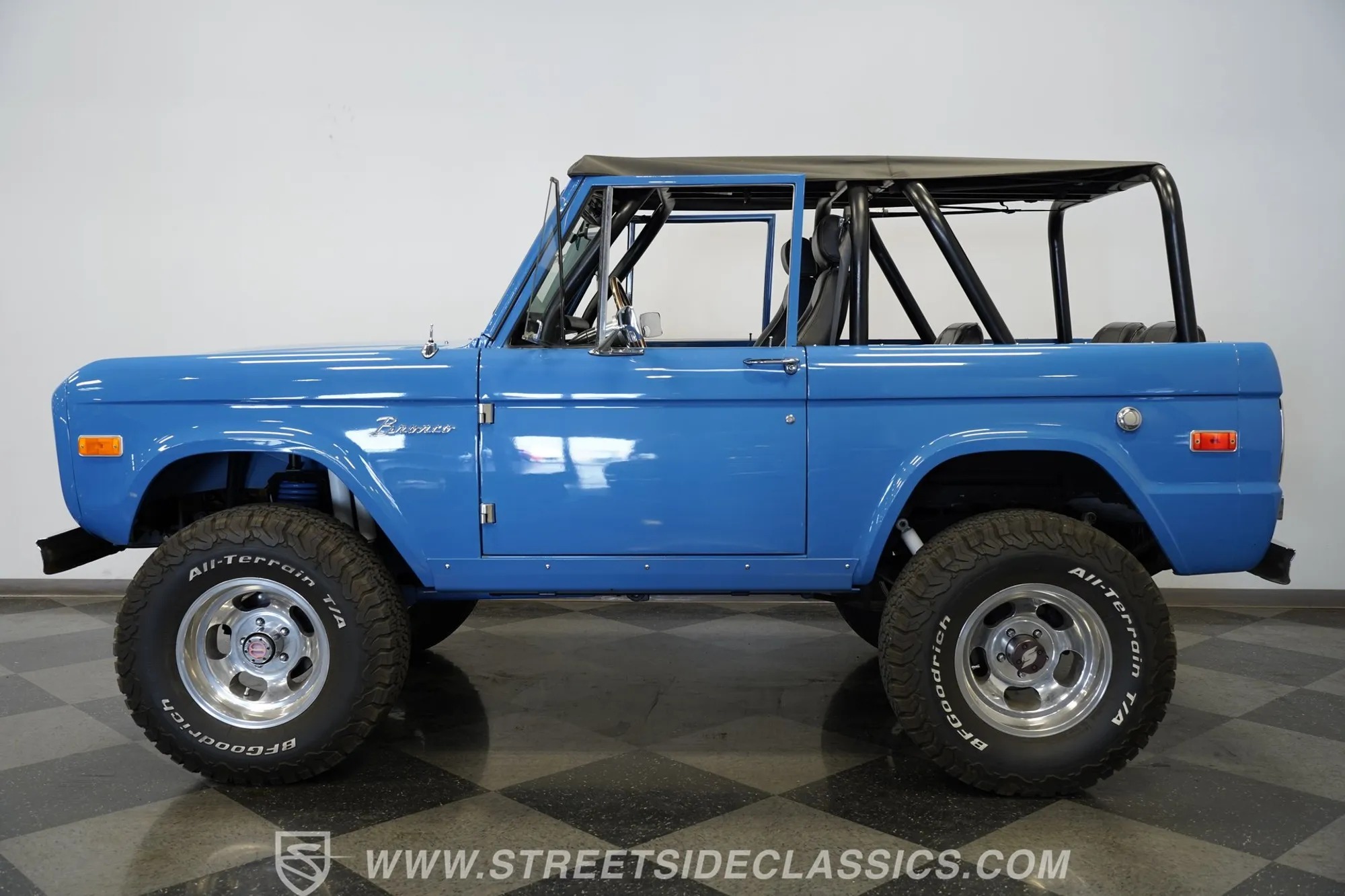 1970 Ford Bronco - 4