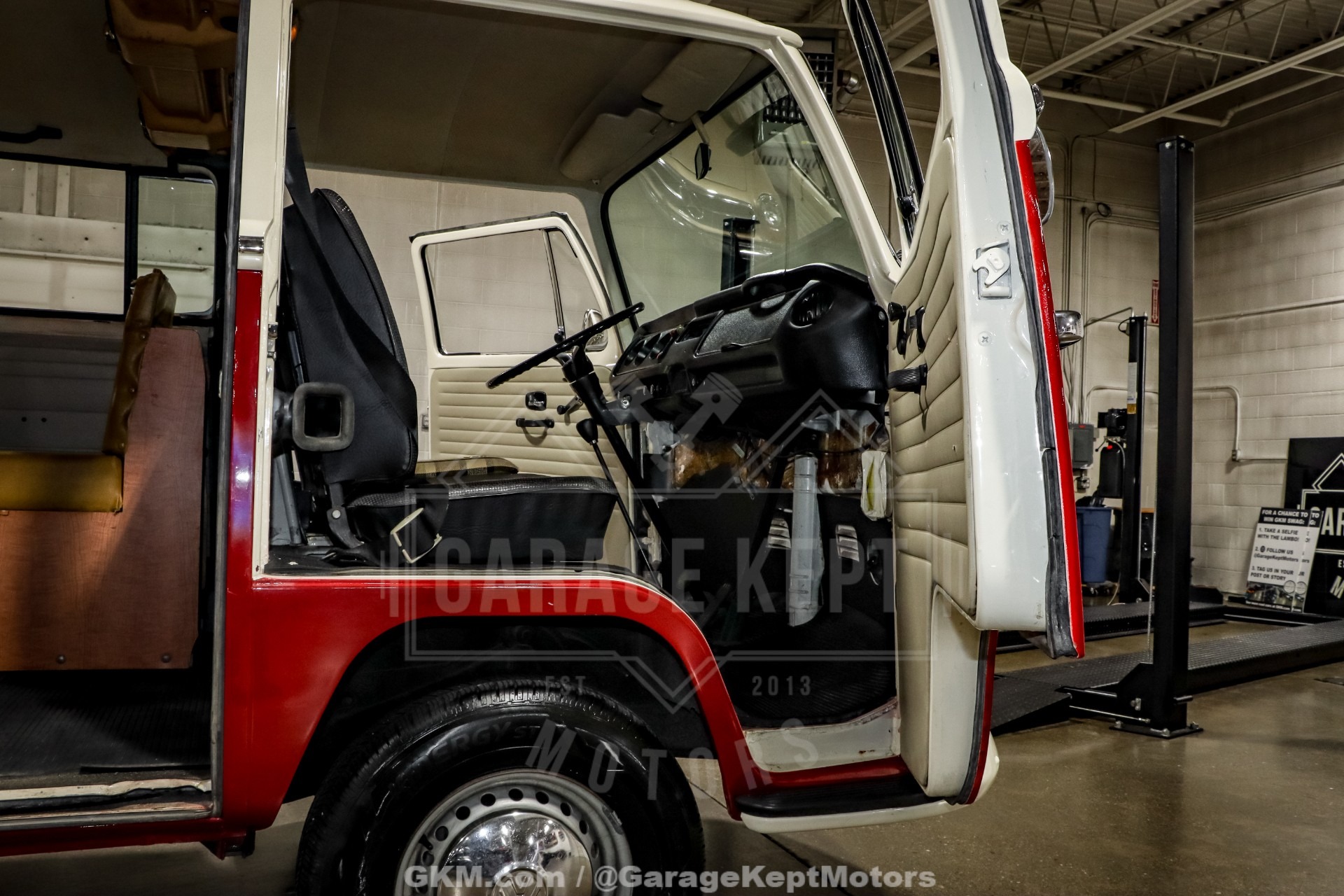 1971 Volkswagen Type 2 Bus