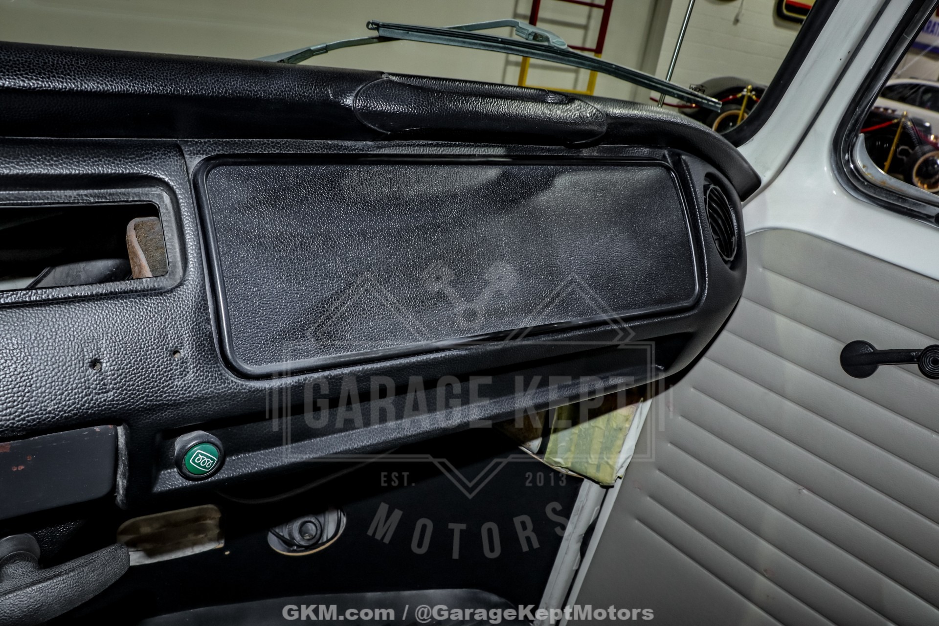 1971 Volkswagen Type 2 Bus