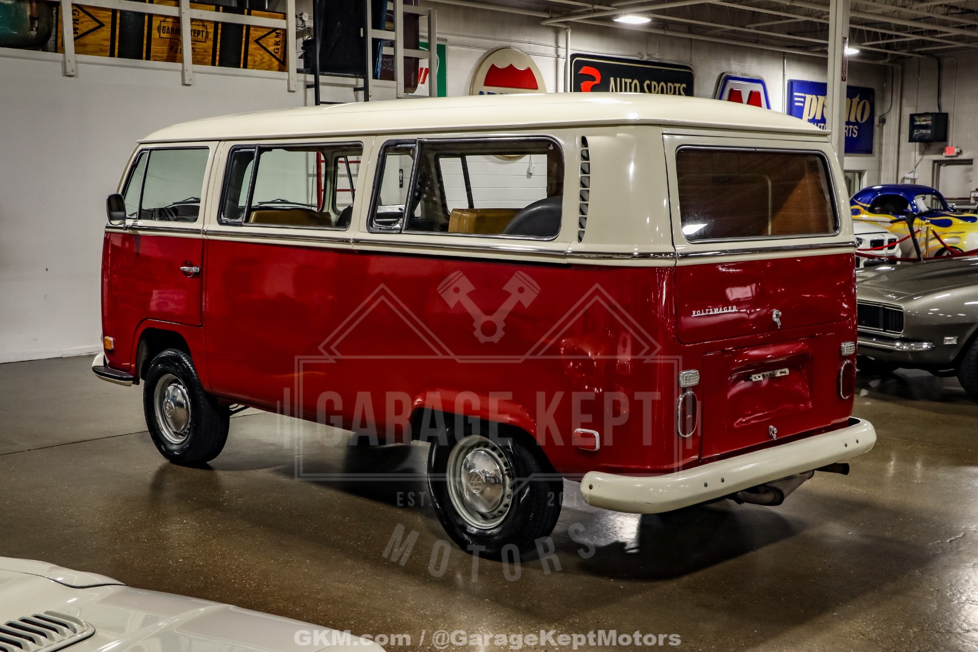 1971 Volkswagen Type 2 Bus - 5