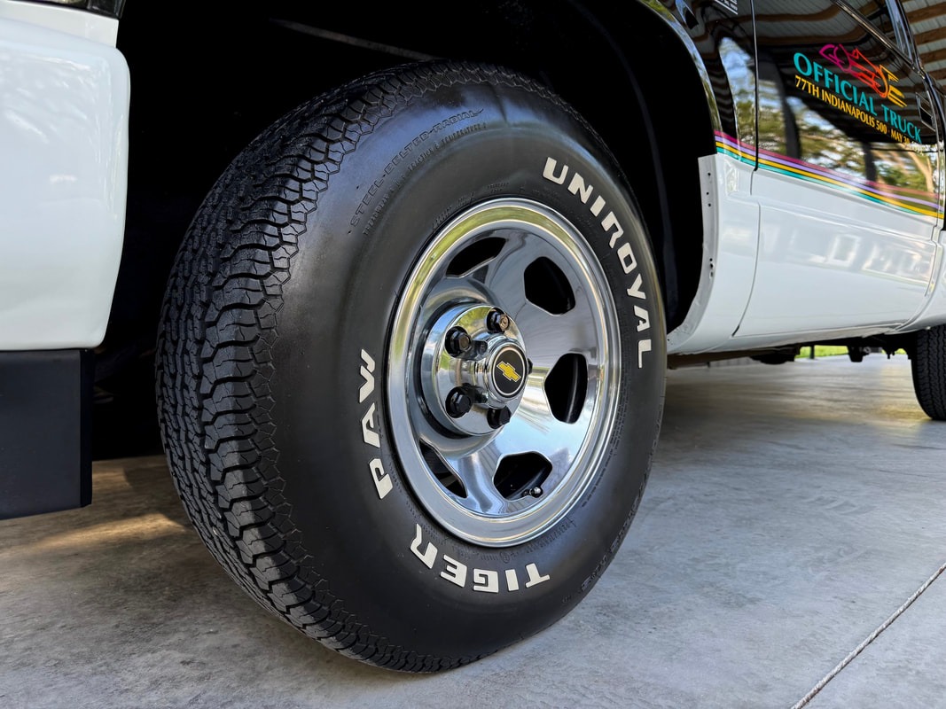 5k-Mile 1993 Chevrolet Silverado 1500 Pace Truck