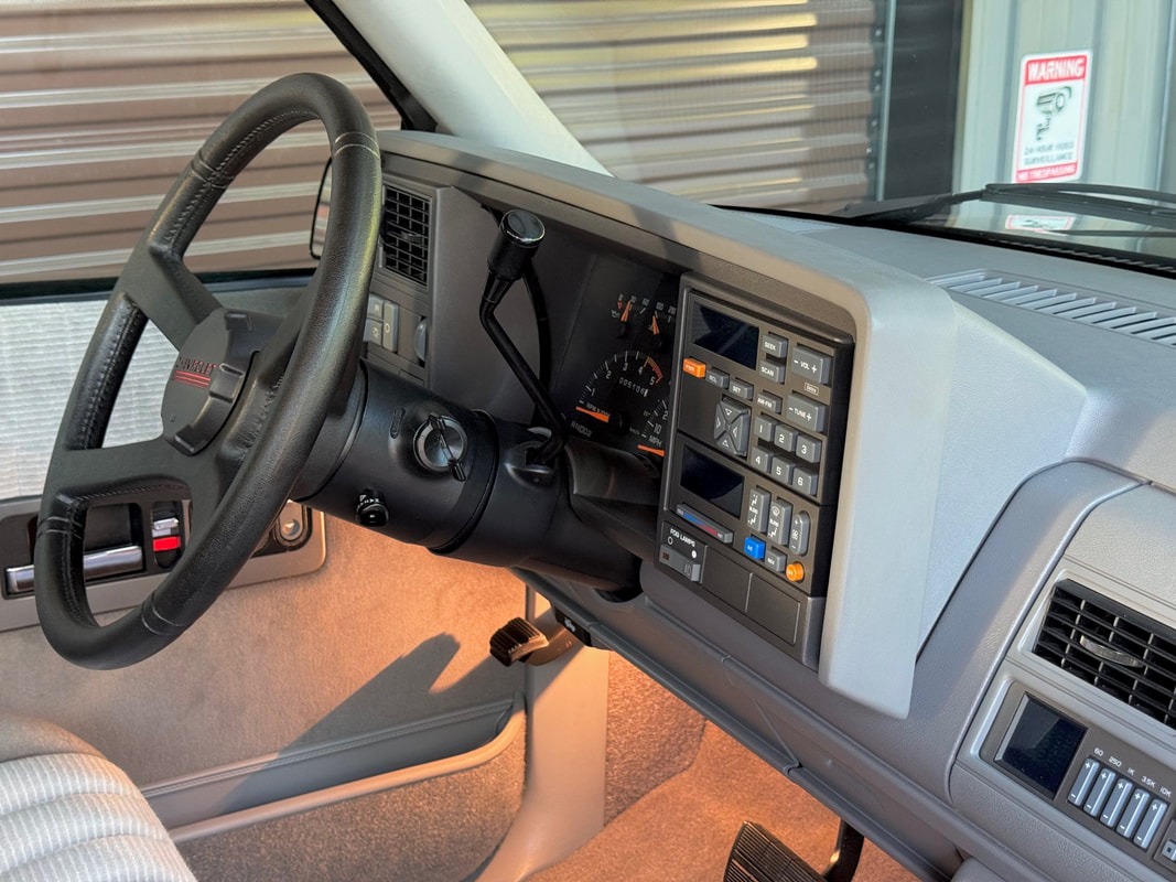 5k-Mile 1993 Chevrolet Silverado 1500 Pace Truck