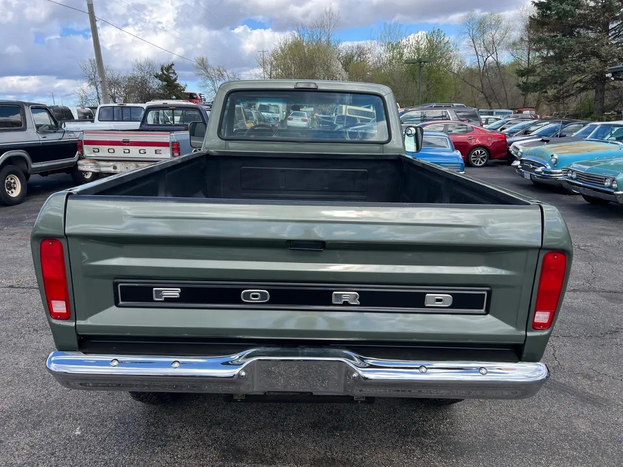 1975 Ford F-250 Highboy - 5