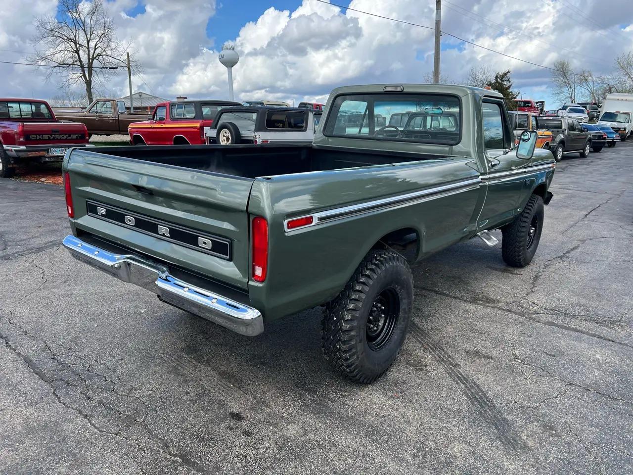 1975 Ford F-250 Highboy - 4