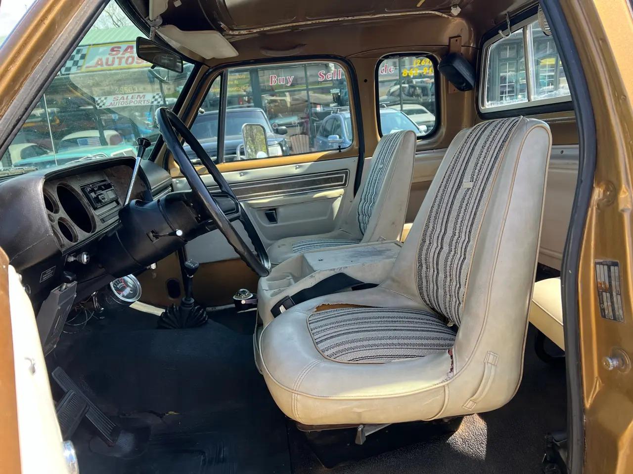 1976 Dodge W200 Club Cab Adventurer