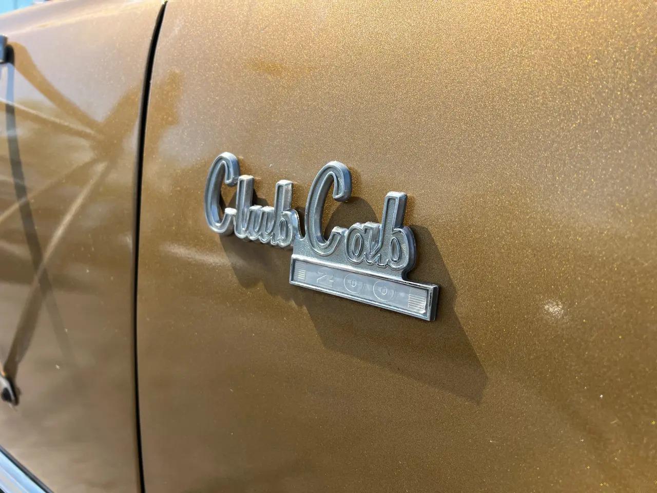 1976 Dodge W200 Club Cab Adventurer