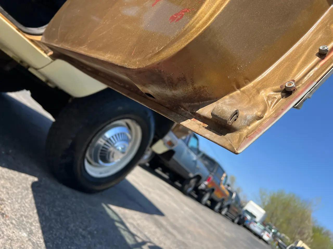 1976 Dodge W200 Club Cab Adventurer