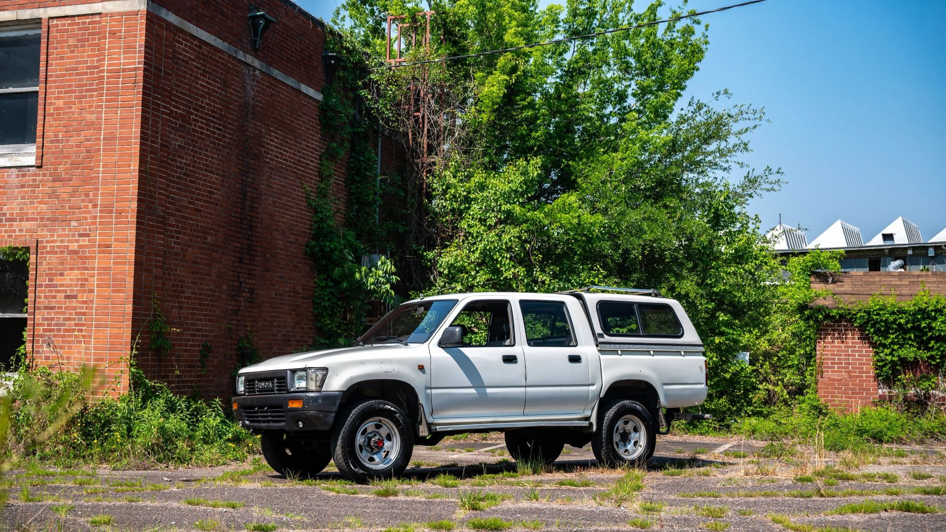 1989 TOYOTA HILUX LN105 - 2