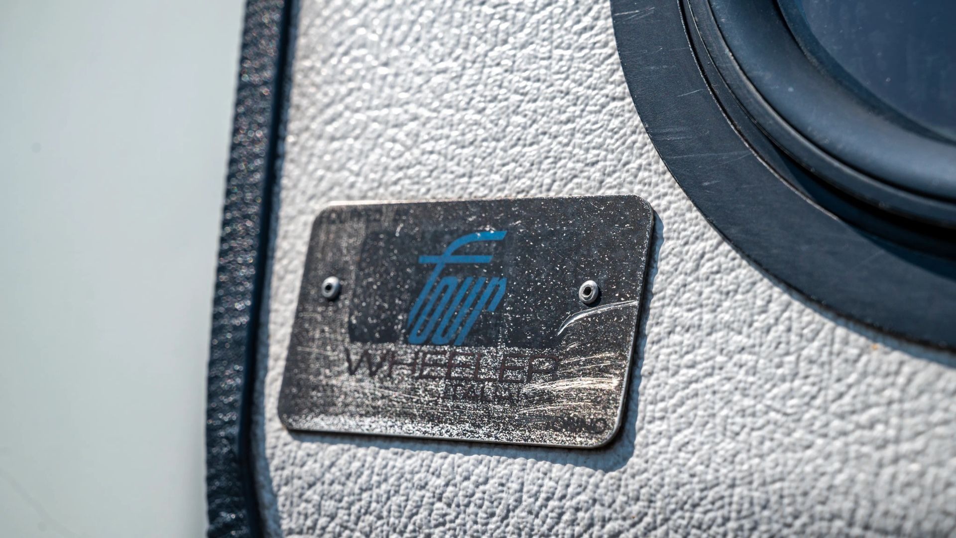 1989 TOYOTA HILUX LN105