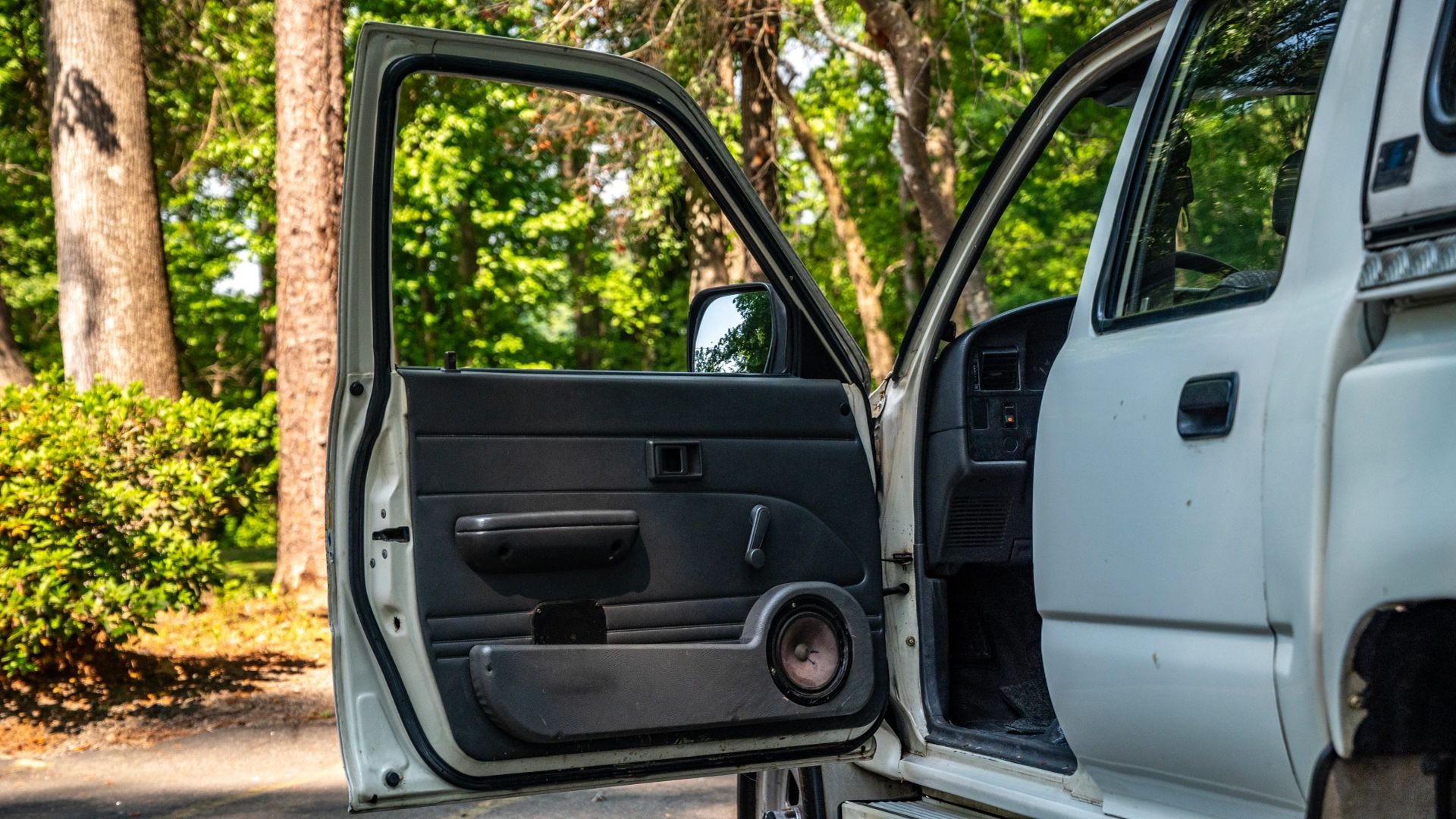 1989 TOYOTA HILUX LN105