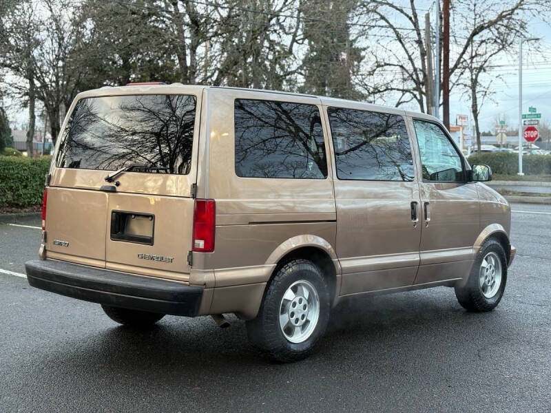 2003 Chevrolet Astro LT - 3