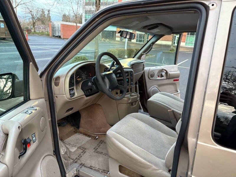 2003 Chevrolet Astro LT