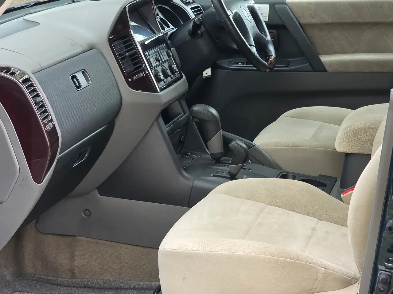 1999 Mitsubishi Pajero Exceed