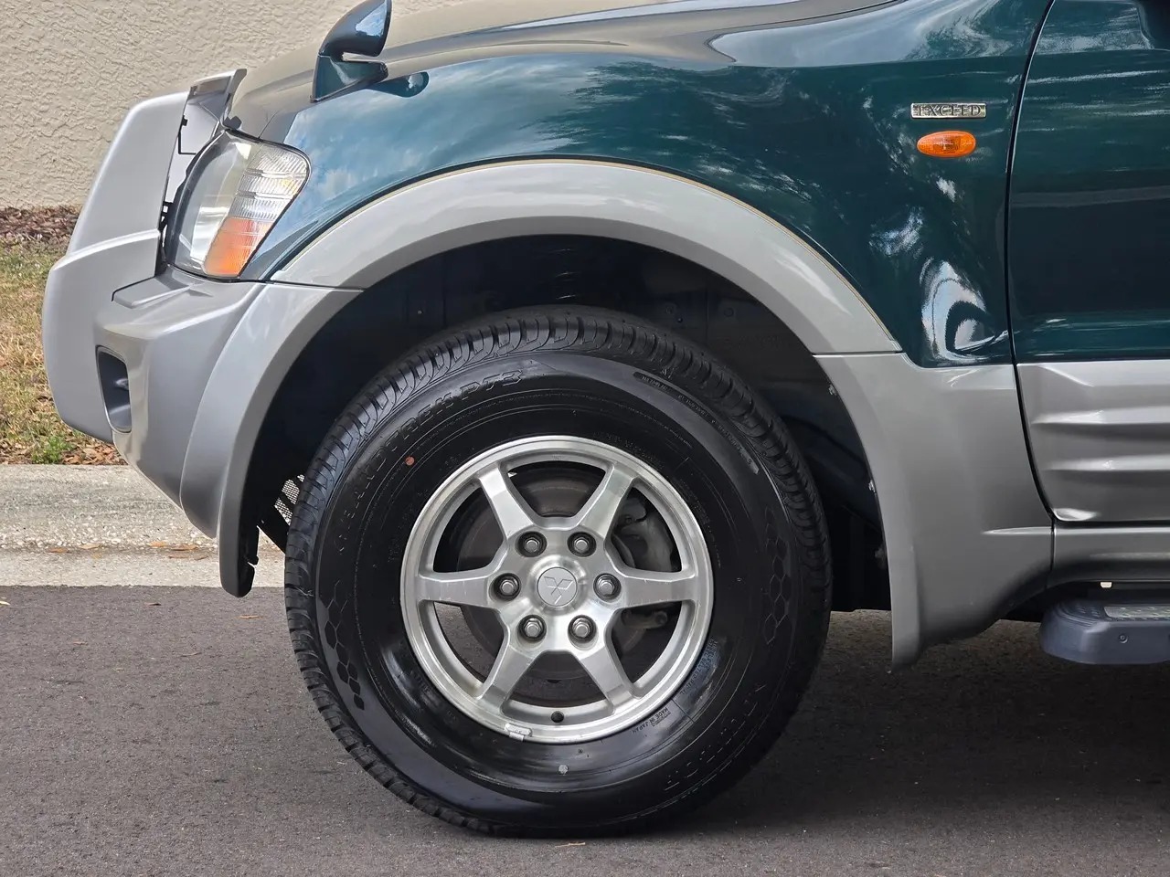 1999 Mitsubishi Pajero Exceed