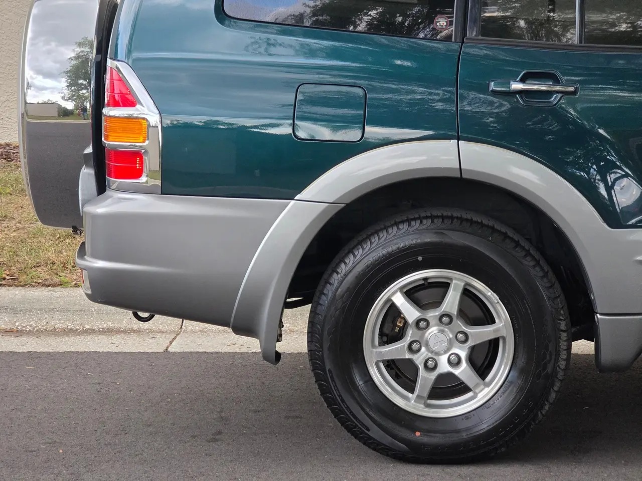 1999 Mitsubishi Pajero Exceed