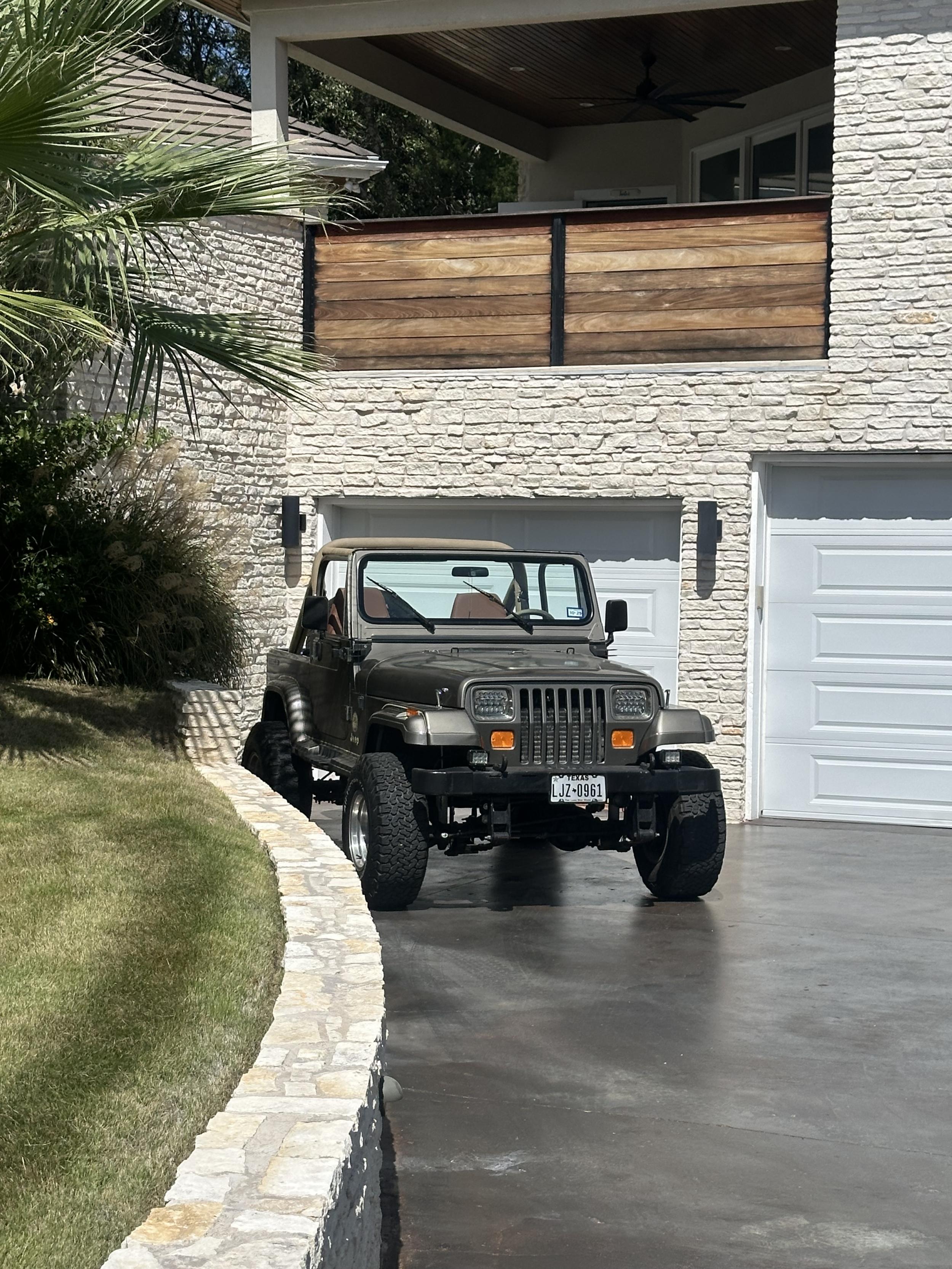 1989 Jeep Wrangler Sahara - 3