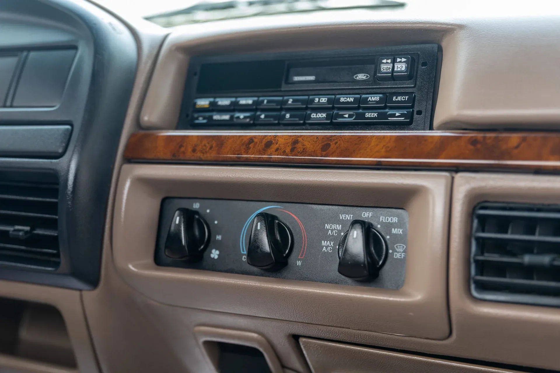 1997 Ford F-250 XL 4×4