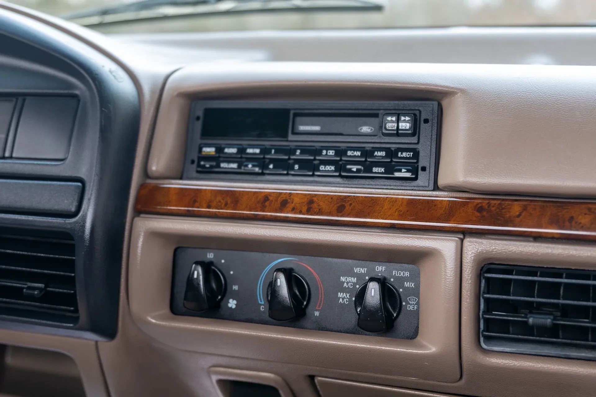 1997 Ford F-250 XL 4×4