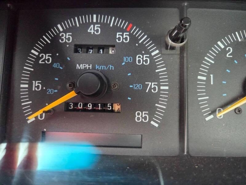 30k-Mile 1990 Ford F-150 XL