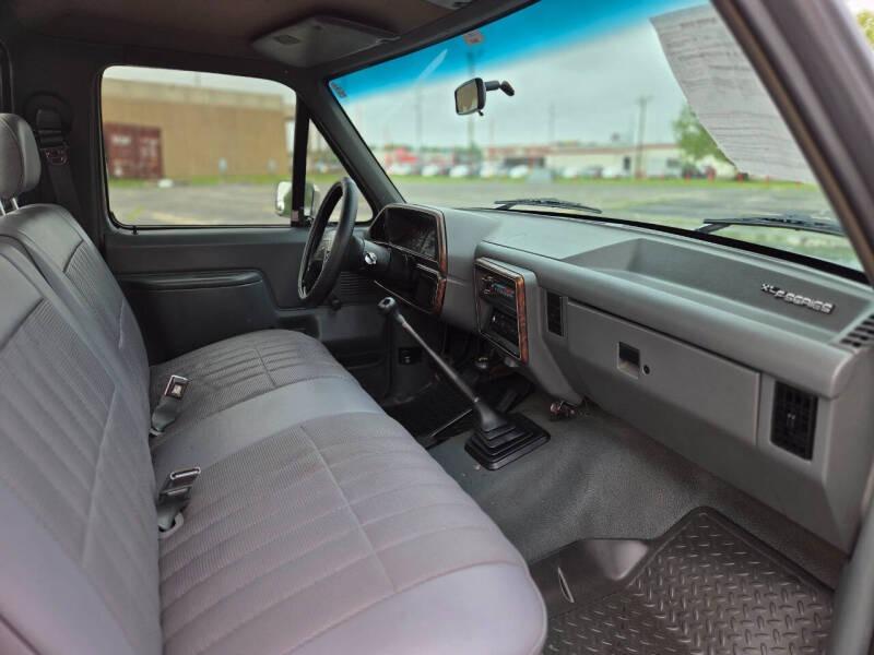 30k-Mile 1990 Ford F-150 XL