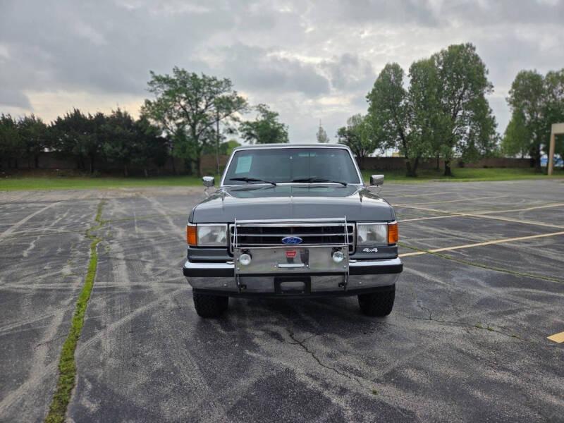 30k-Mile 1990 Ford F-150 XL - 4