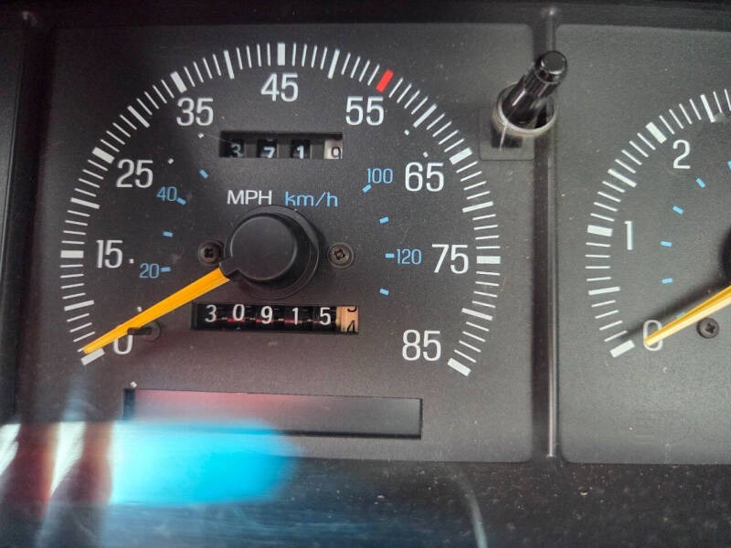 30k-Mile 1990 Ford F-150 XLT Lariat