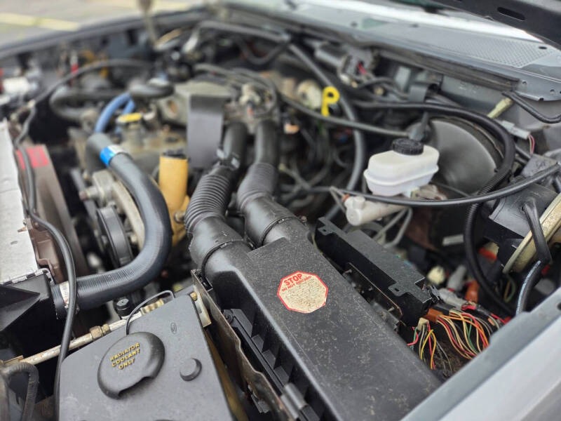 30k-Mile 1990 Ford F-150 XLT Lariat - 3