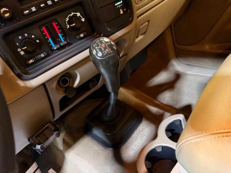 2003 Chevrolet Silverado 3500 LS - 3