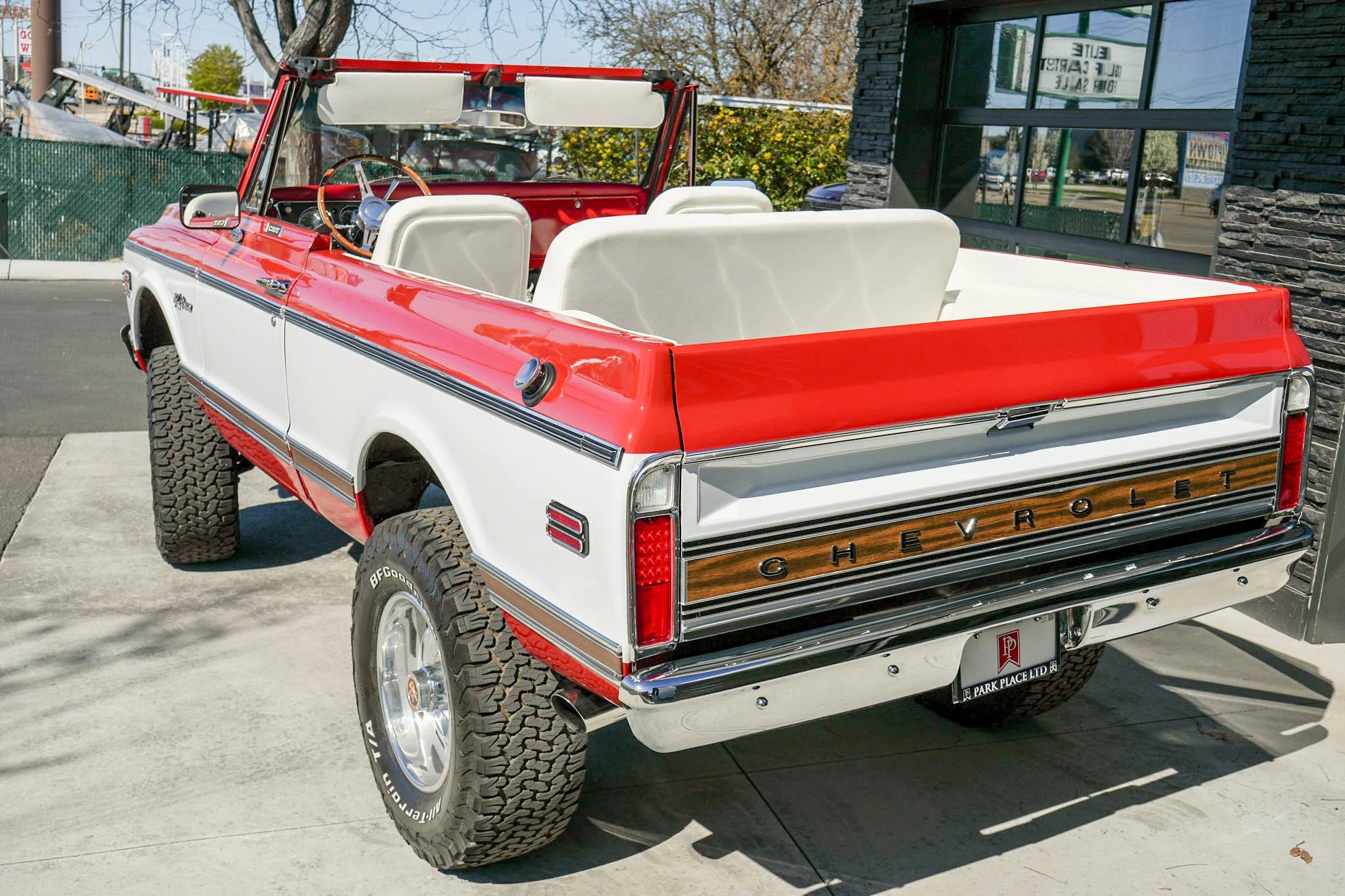 LS2-Powered 1971 Chevrolet K5 Blazer - 4