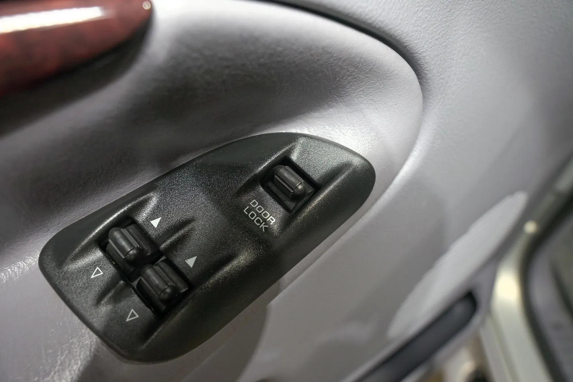 11k-Mile 1998 Dodge Ram 2500 Laramie SLT