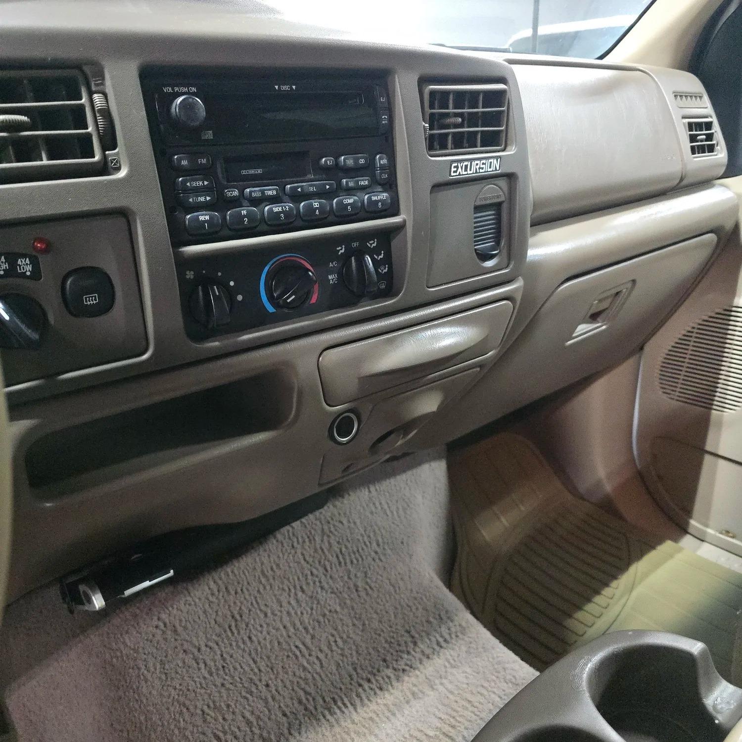 2000 Ford Excursion XLT