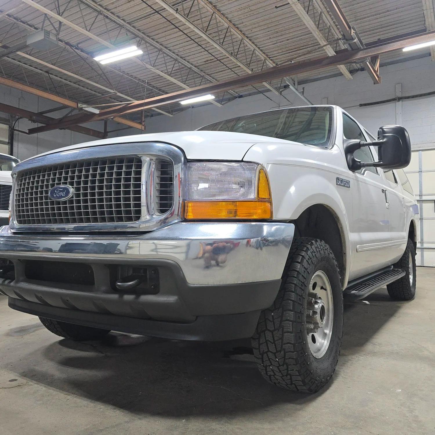 2000 Ford Excursion XLT