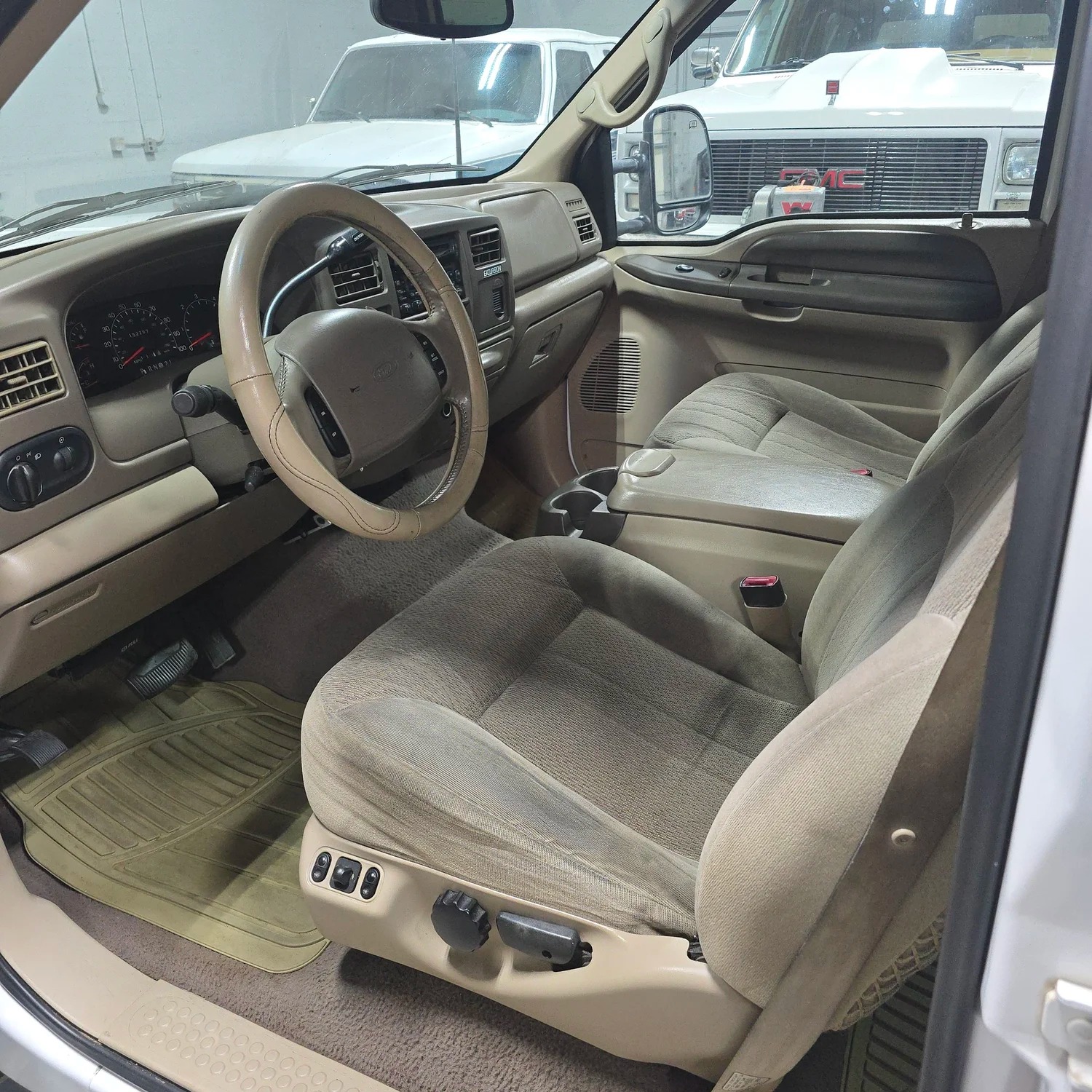 2000 Ford Excursion XLT
