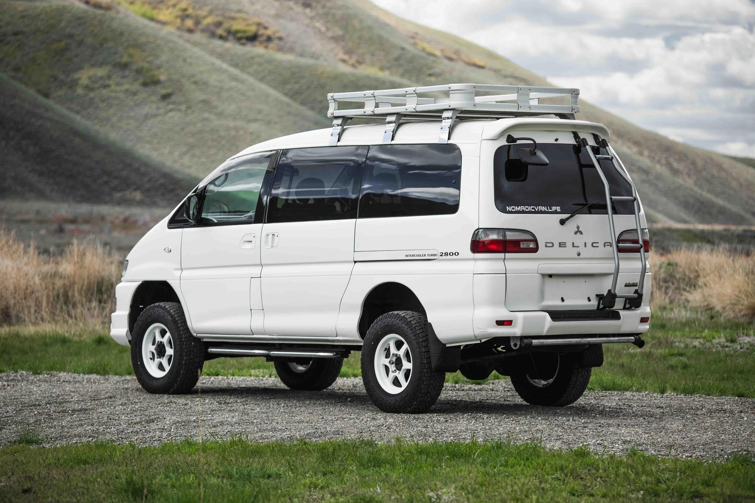 1998 Mitsubishi Delica L400 Space Gear XR Active Field