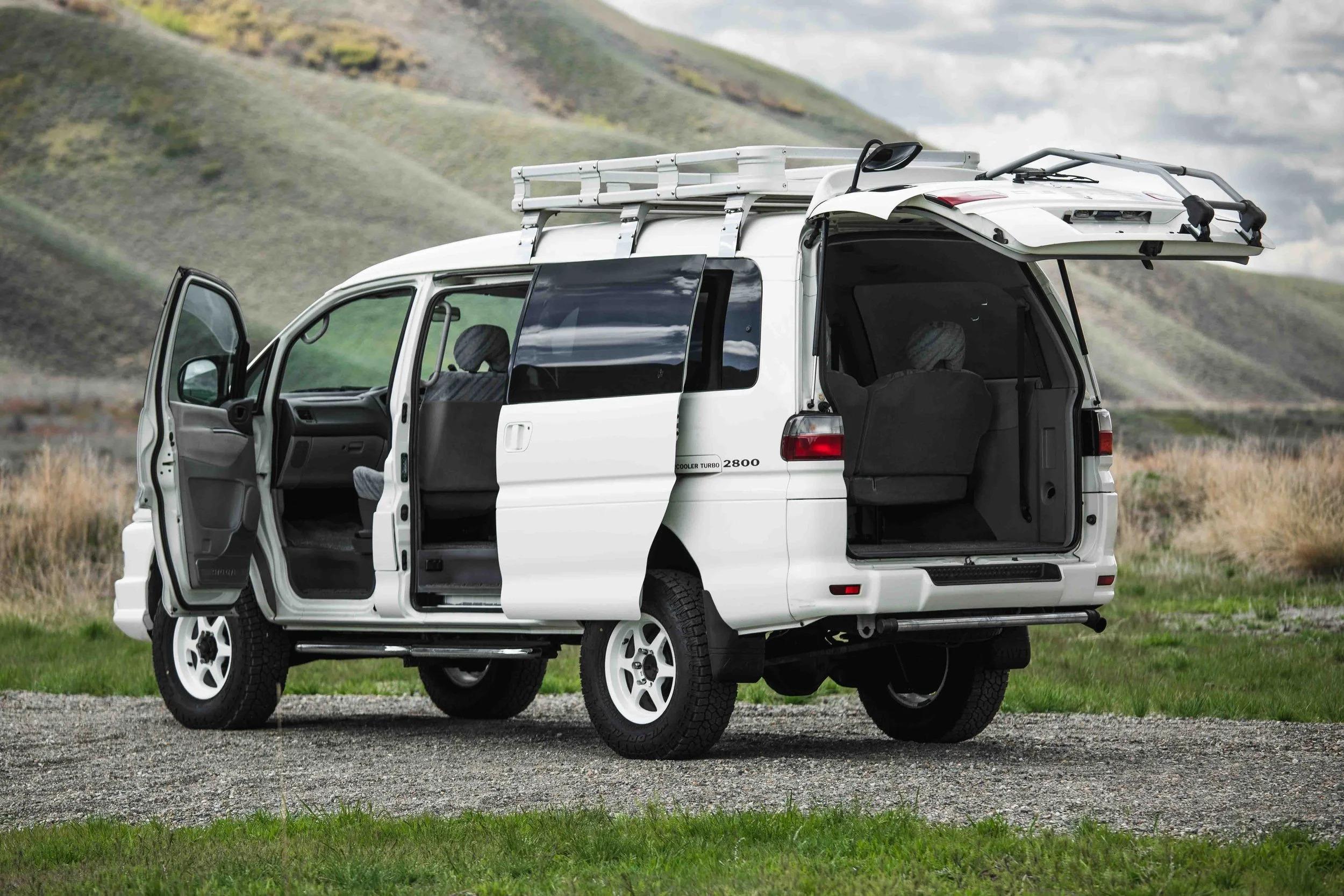 1998 Mitsubishi Delica L400 Space Gear XR Active Field
