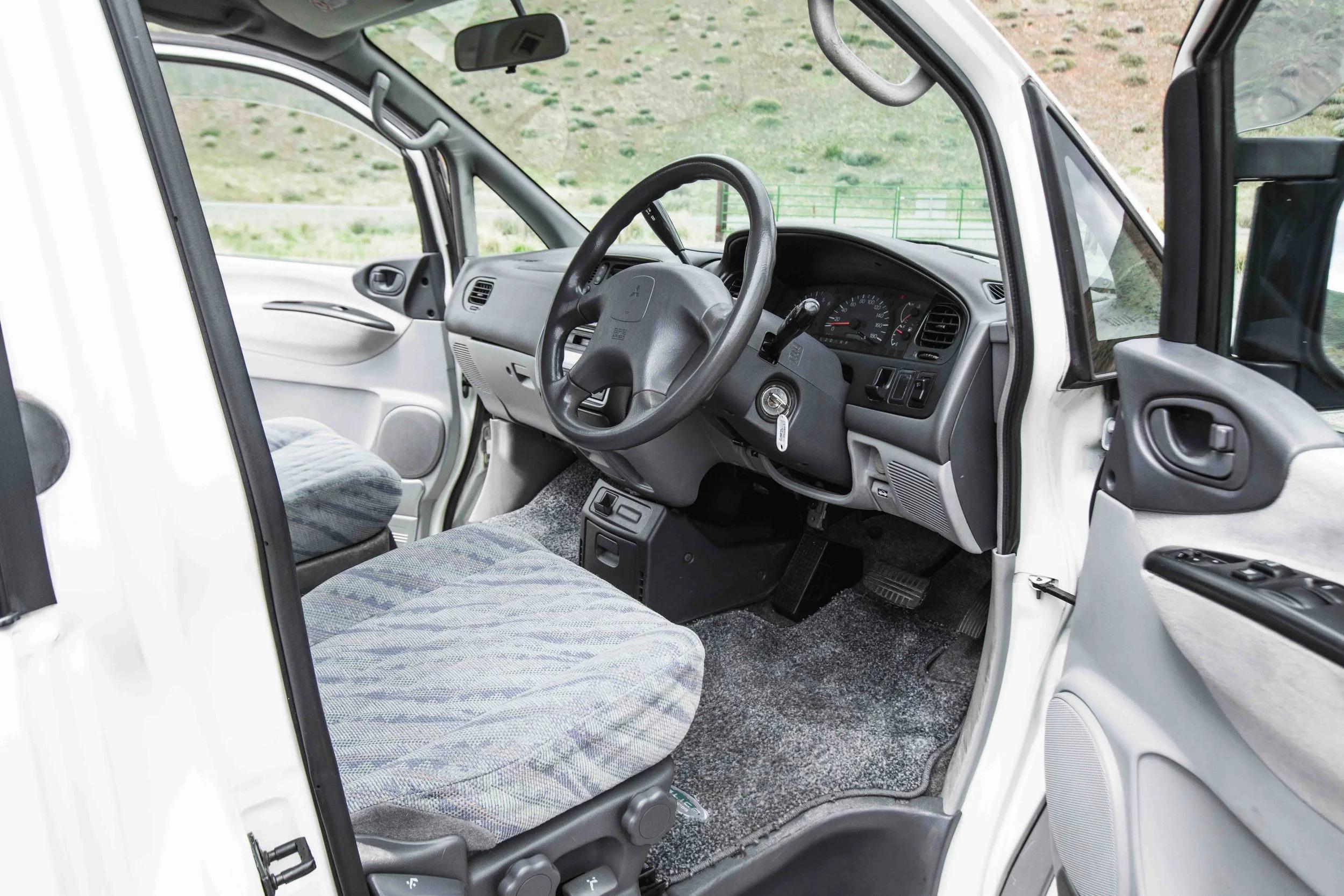 1998 Mitsubishi Delica L400 Space Gear XR Active Field