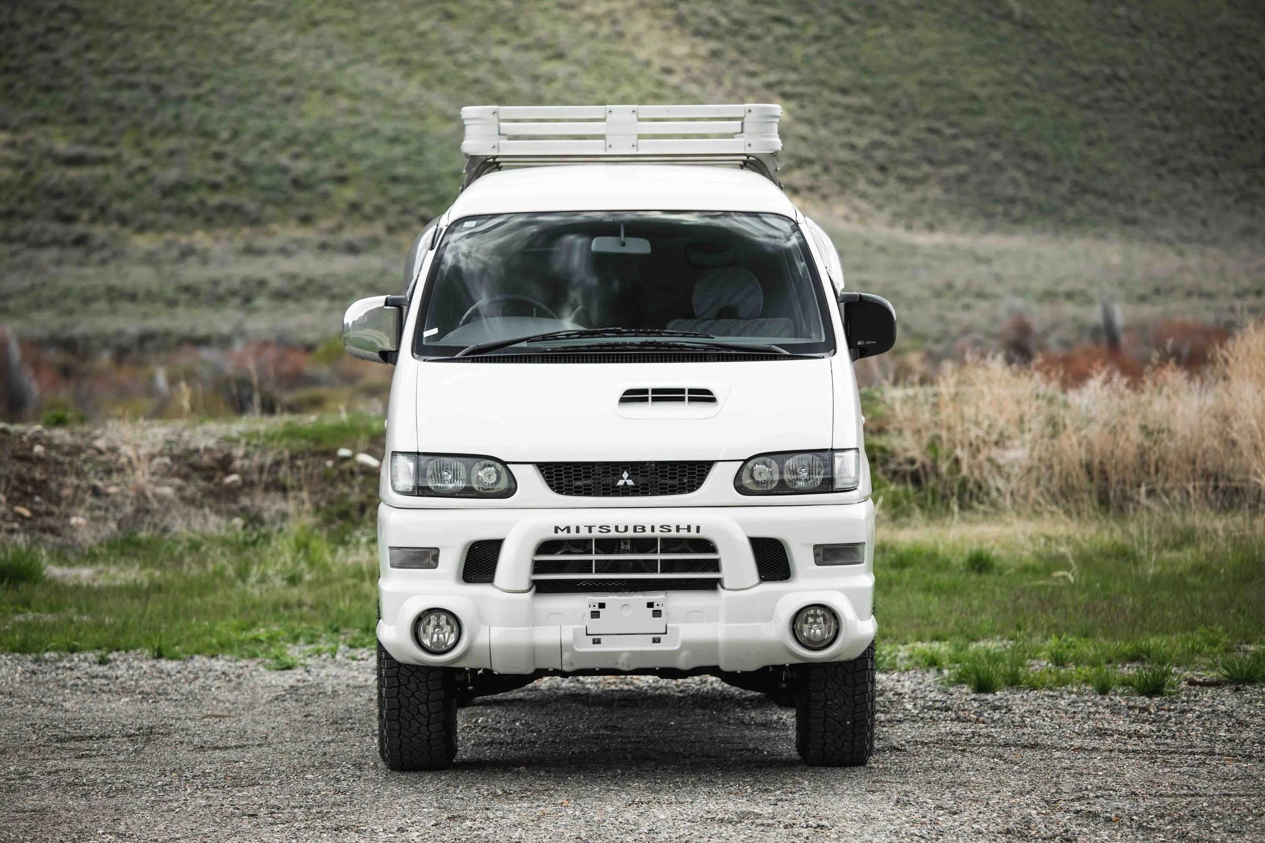 1998 Mitsubishi Delica L400 Space Gear XR Active Field