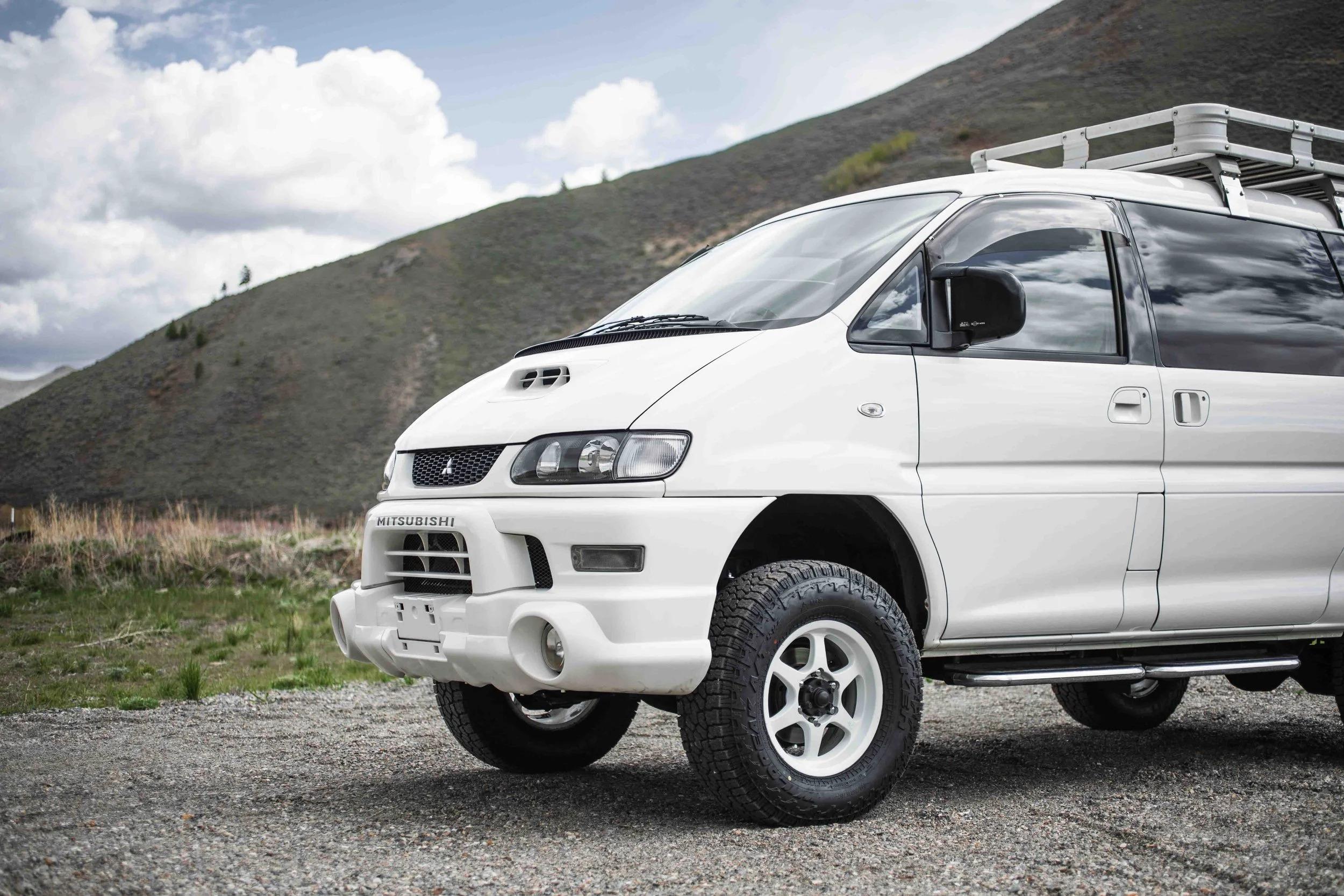 1998 Mitsubishi Delica L400 Space Gear XR Active Field