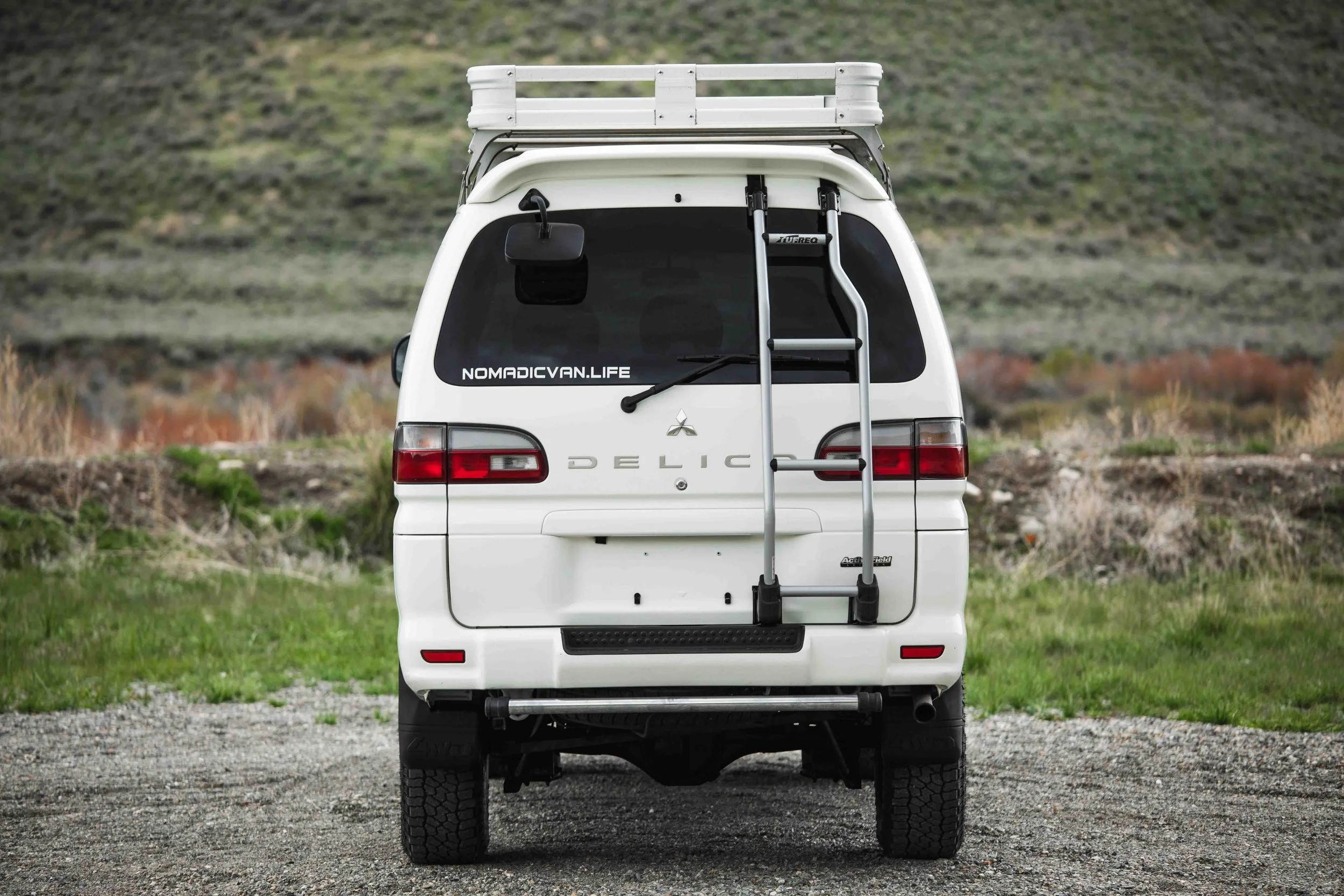 1998 Mitsubishi Delica L400 Space Gear XR Active Field