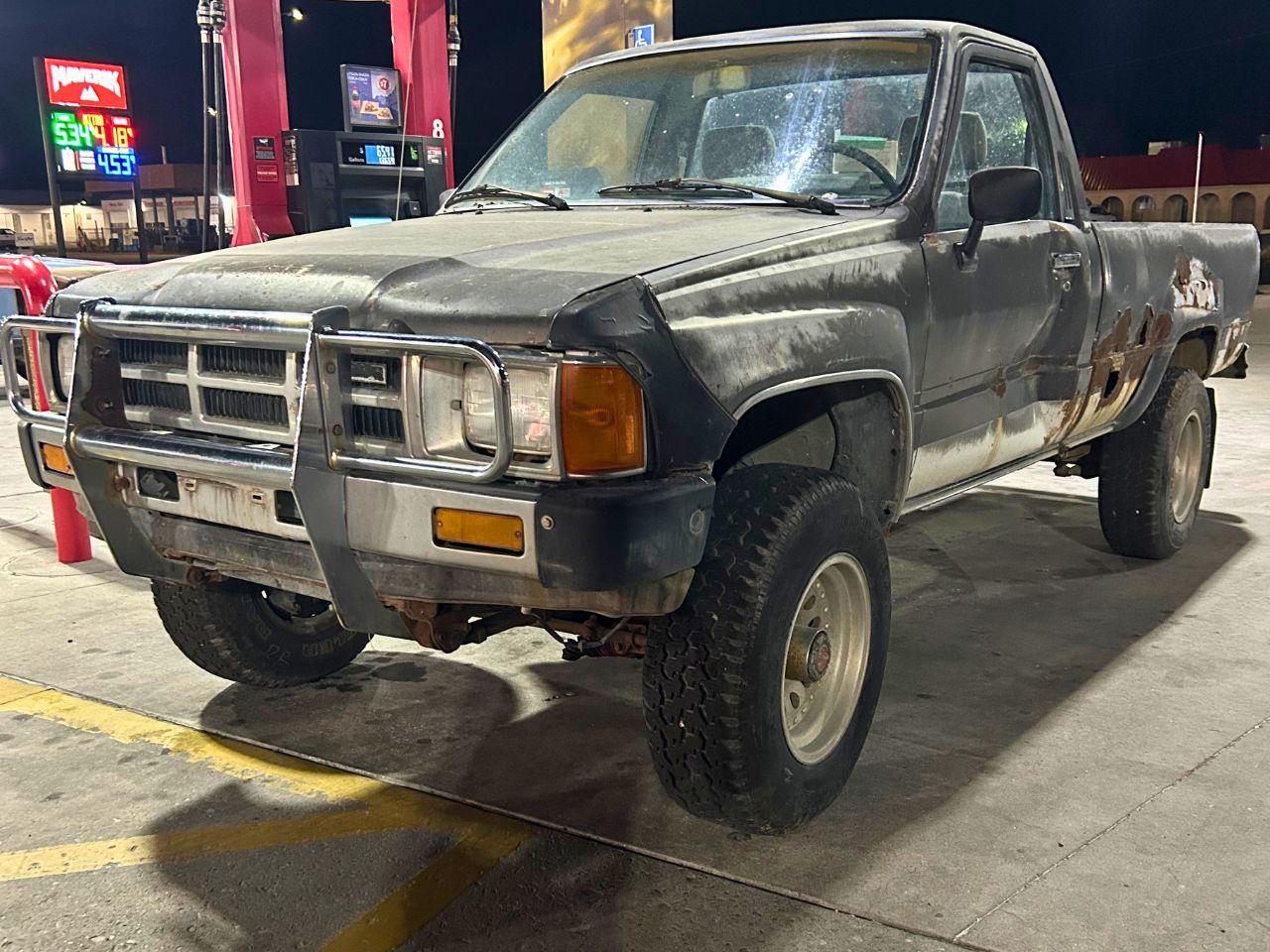 1985 Toyota Pickup - 2