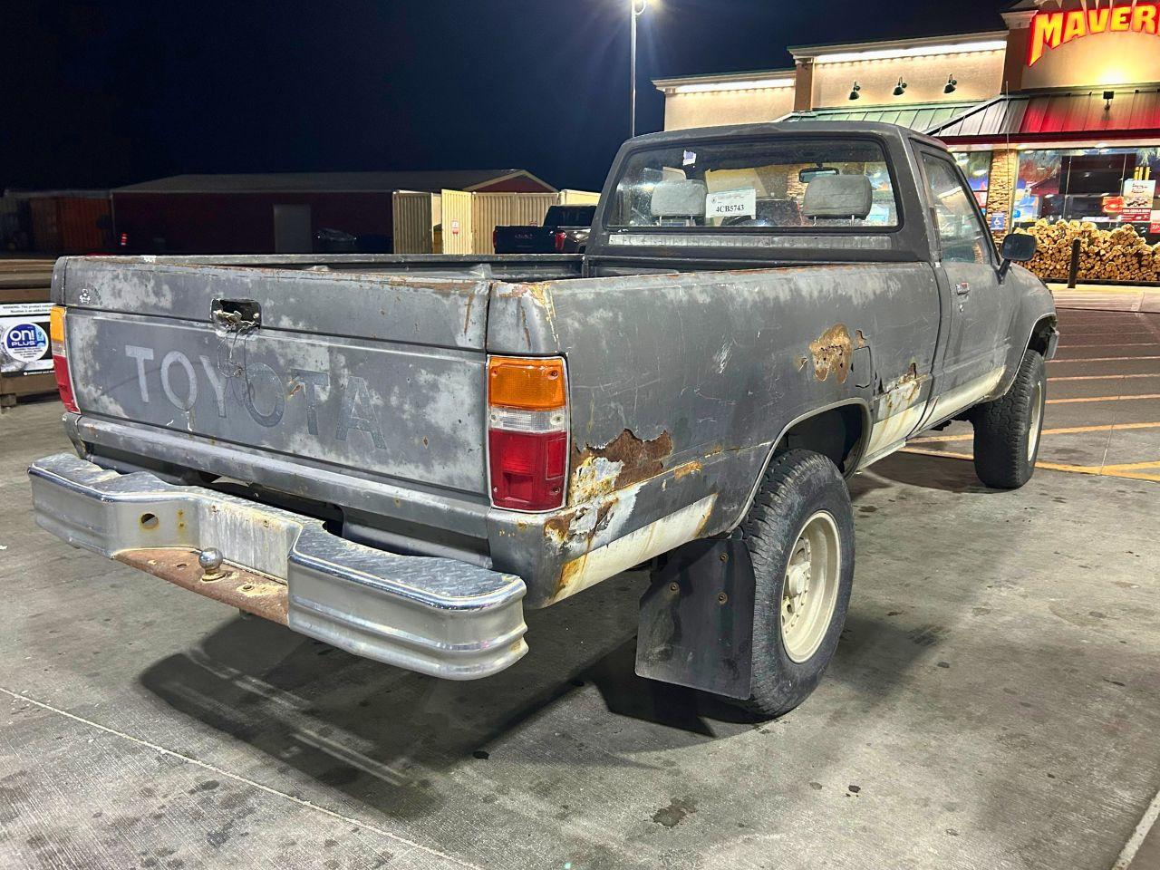 1985 Toyota Pickup - 4