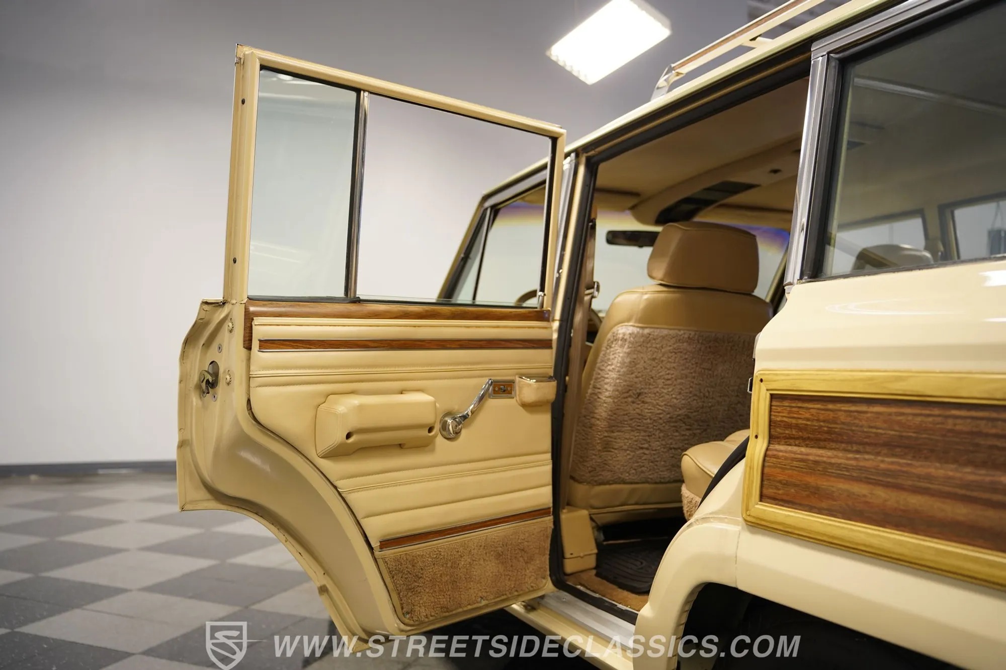 1989 Jeep Grand Wagoneer