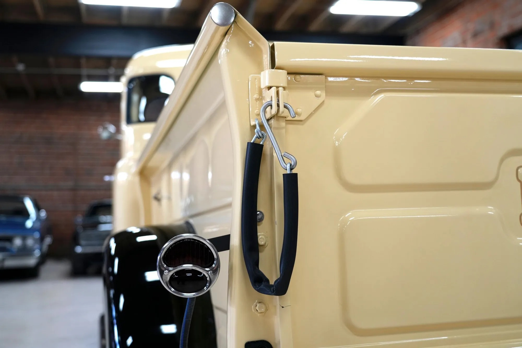 HEMI-Powered 1950 Dodge B-2