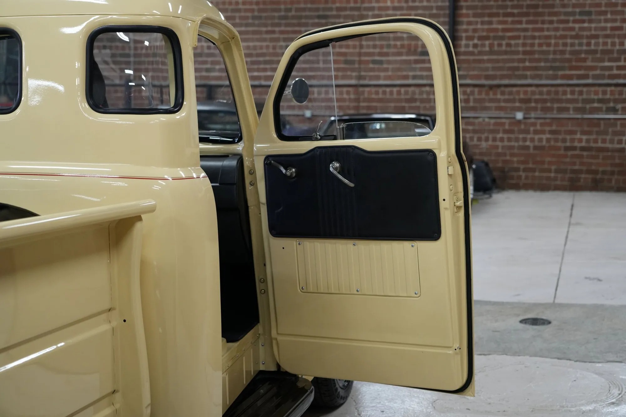 HEMI-Powered 1950 Dodge B-2