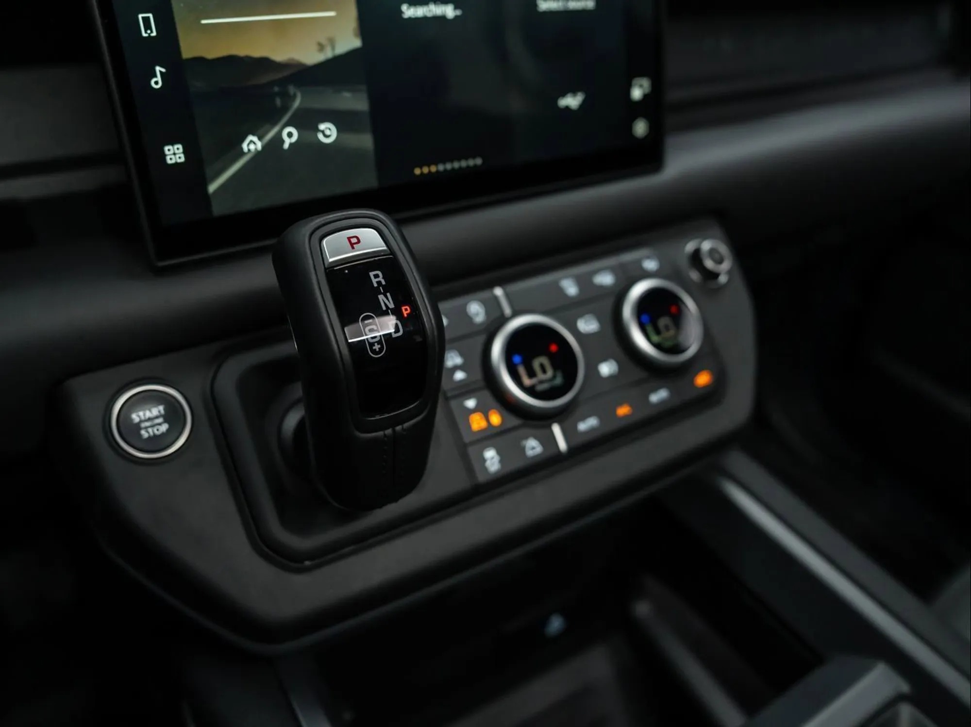 2025 Land Rover Defender 110 P300