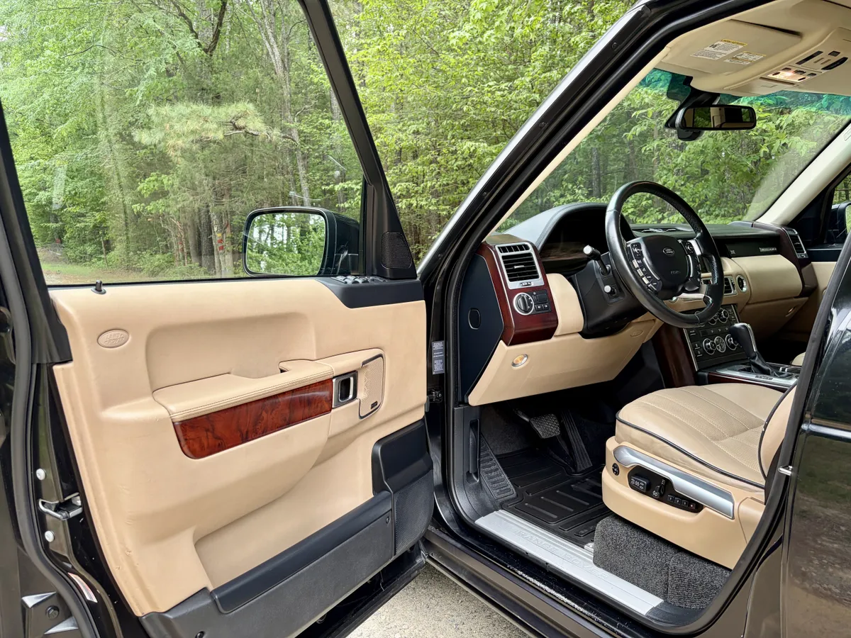 2011 Land Rover Range Rover HSE Luxury