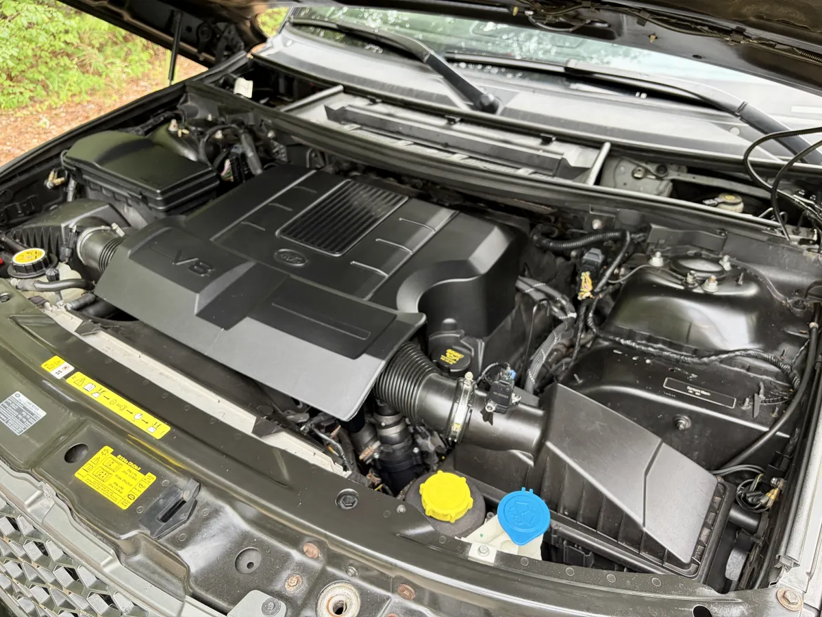 2011 Land Rover Range Rover HSE Luxury