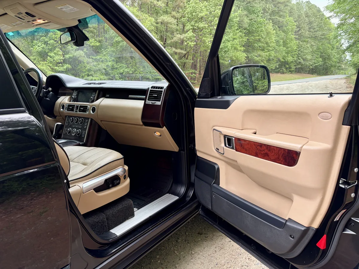 2011 Land Rover Range Rover HSE Luxury