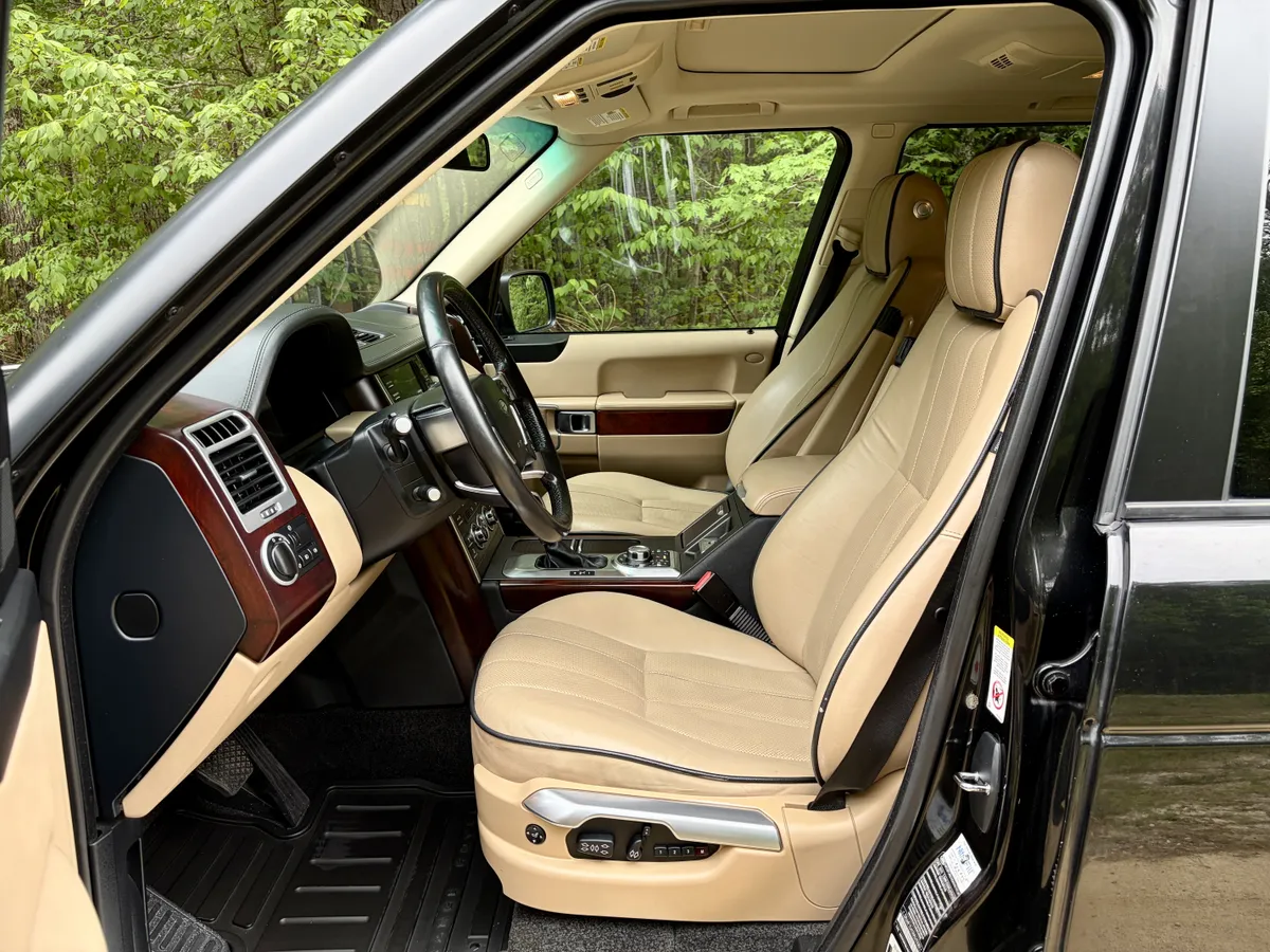 2011 Land Rover Range Rover HSE Luxury