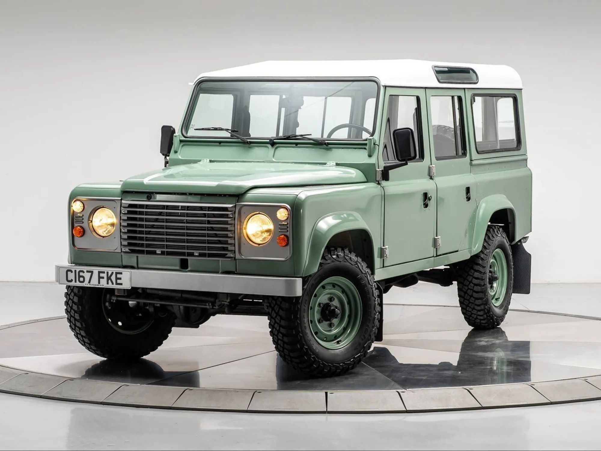  Land Rover Defender